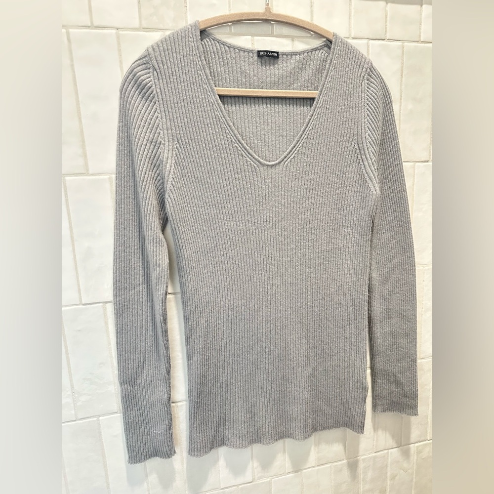 Iris Von Arnim 100% Cashmere Gray Ribbed V Neck Sweater
